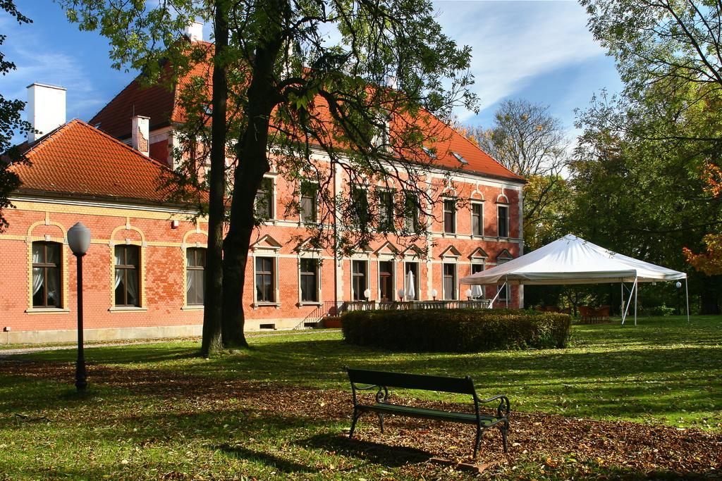 Lezno Palace ภายนอก รูปภาพ