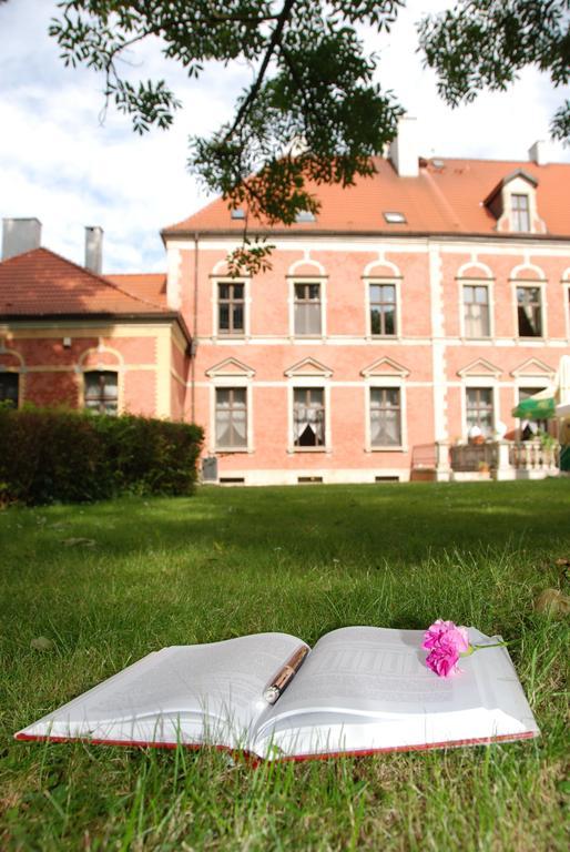 Lezno Palace ภายนอก รูปภาพ