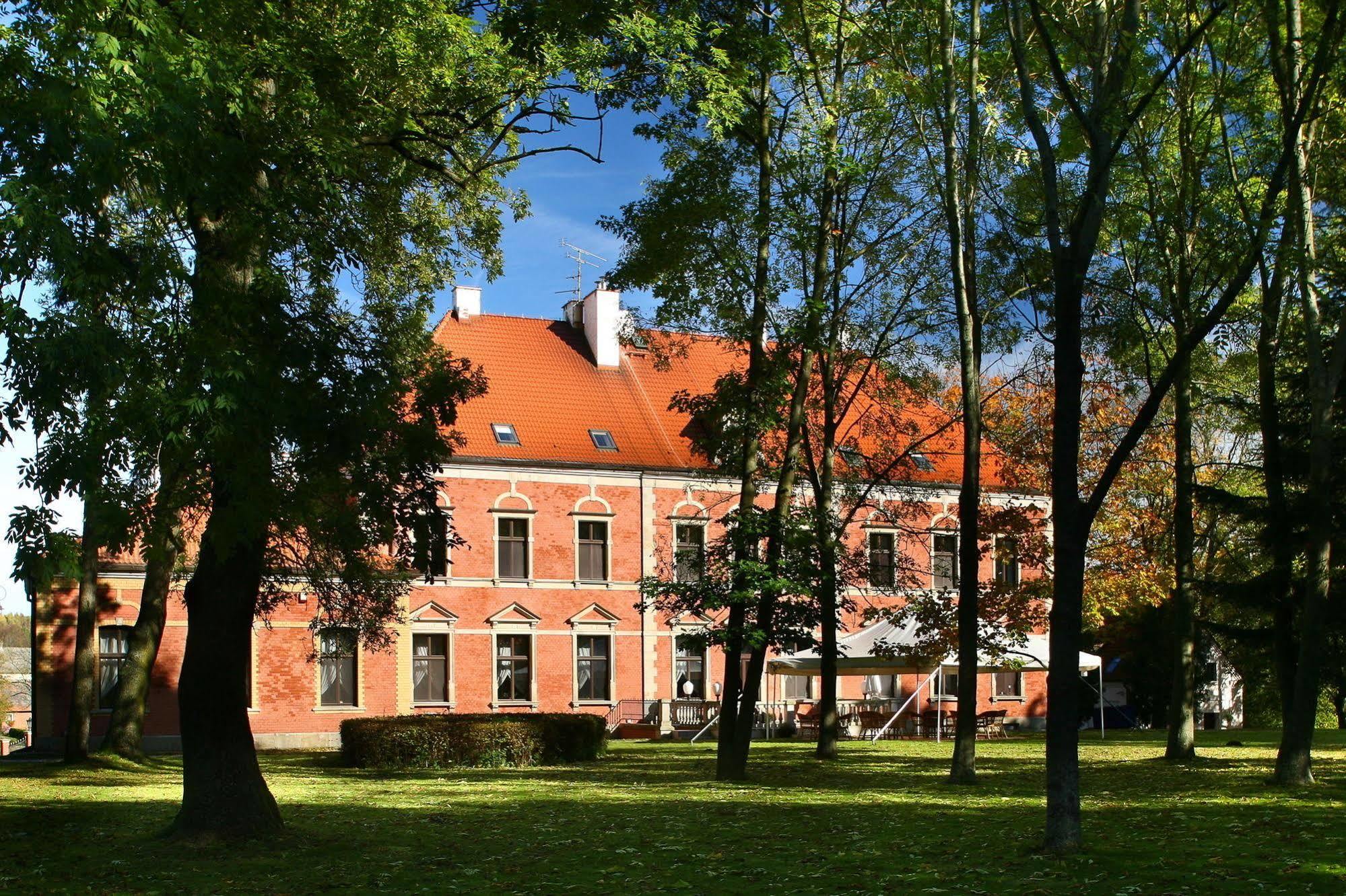 Lezno Palace ภายนอก รูปภาพ