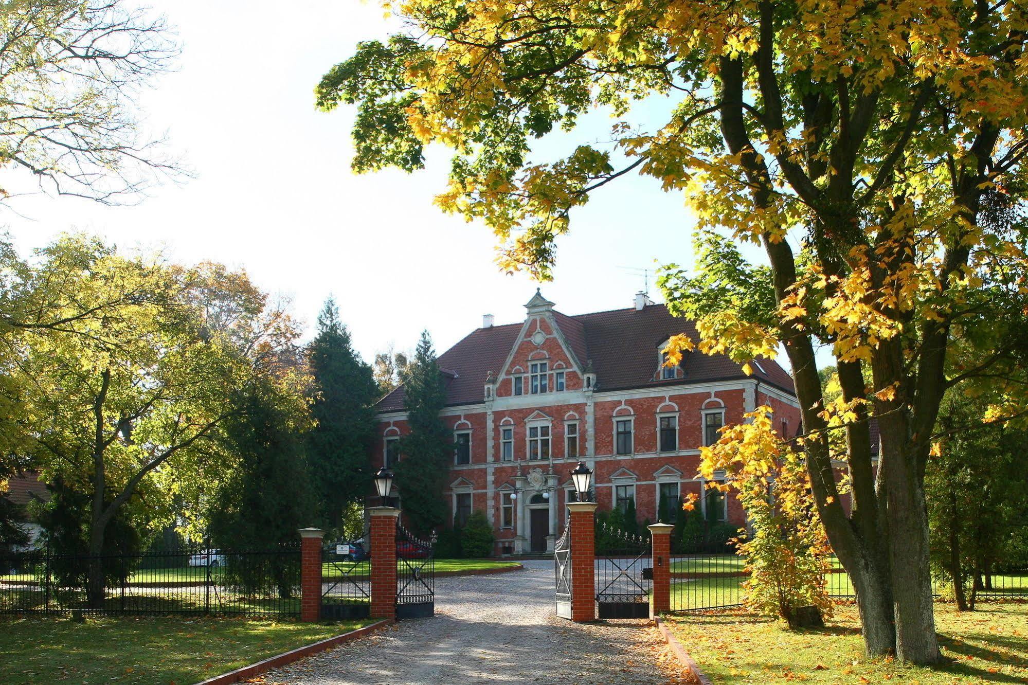Lezno Palace ภายนอก รูปภาพ