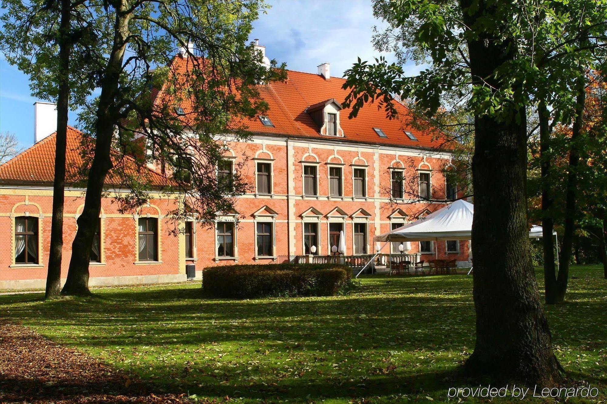 Lezno Palace ภายนอก รูปภาพ