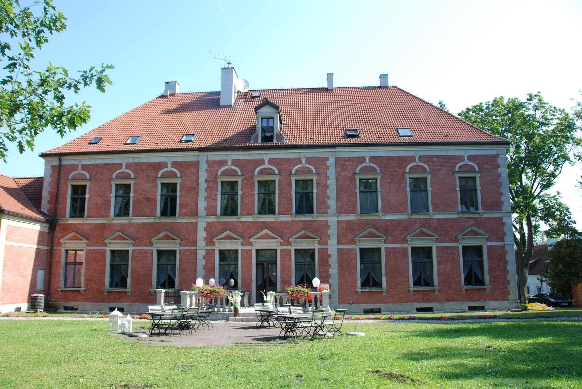 Lezno Palace ภายนอก รูปภาพ
