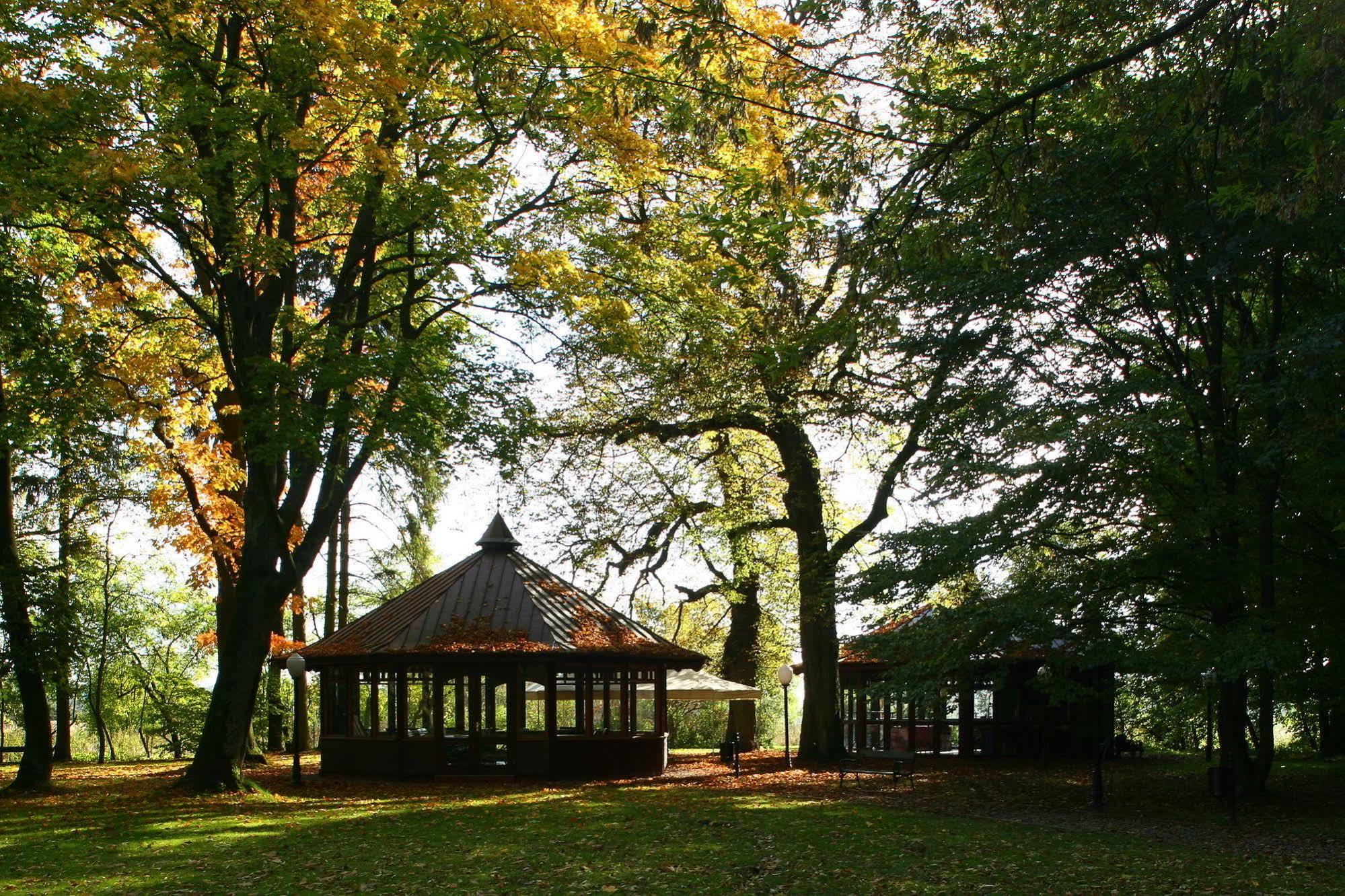 Lezno Palace ภายนอก รูปภาพ